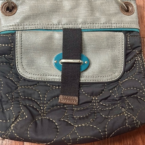 Fossil Key-Per Quilted Metallic Gray Leather Crossbody - Picture 13 of 16